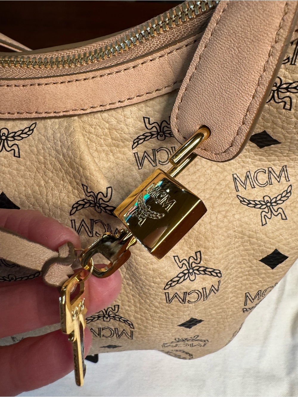 MCM Vintage Visetos 97027 ZipTop Shoulder Bag Tan Leather Gold Hardware NearMint - Picture 12 of 16